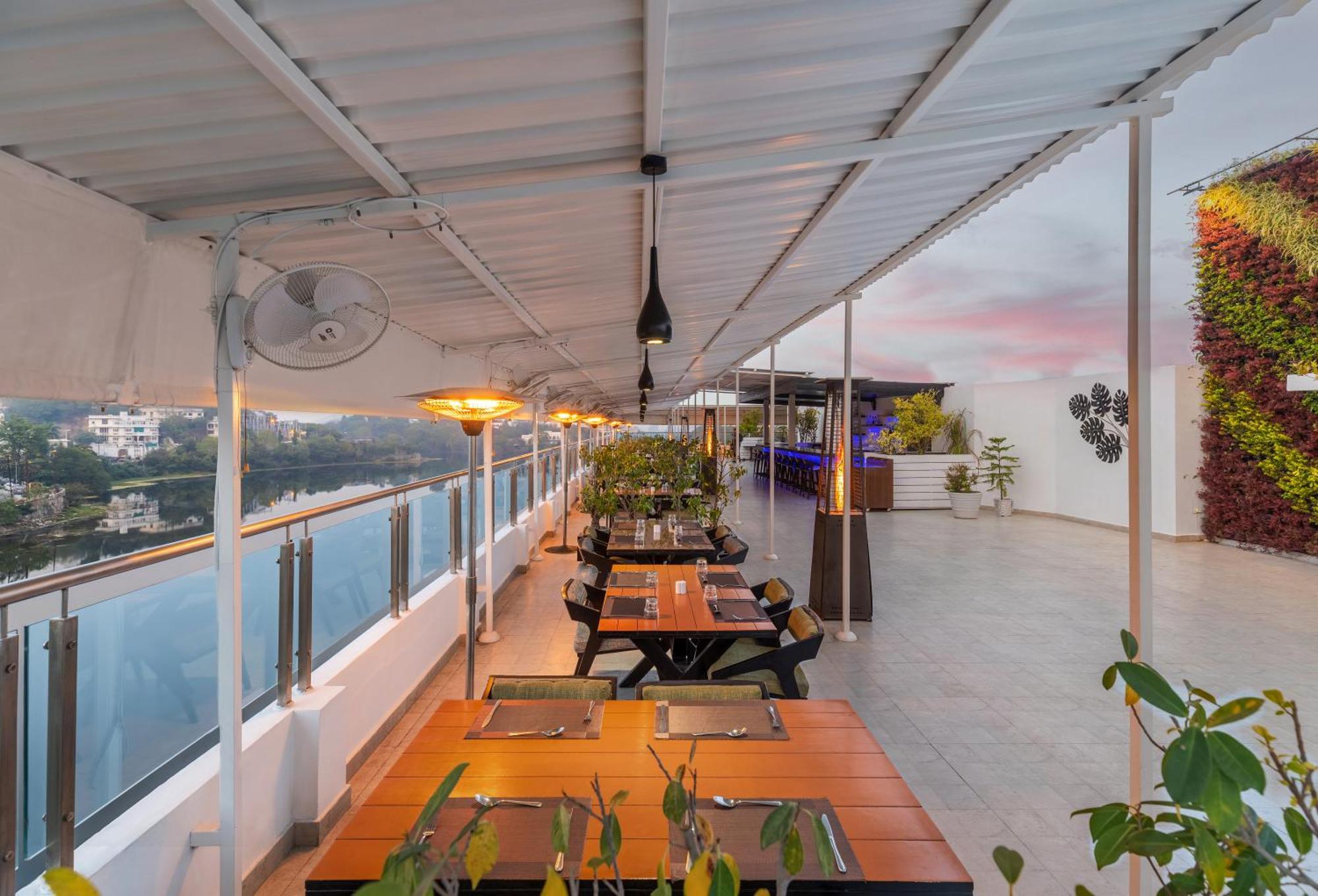 Rajdarshan - A Lake View Hotel In Udaipur Exterior foto